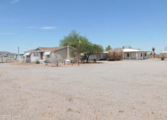 Property at 360 E Ironwood St, Quartzsite, AZ 85346, 3 beds, 3 baths
