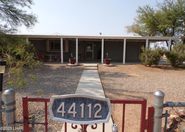 Property at 44112 Ocotillo St, Bouse, AZ 85325, 3 beds, 2 baths