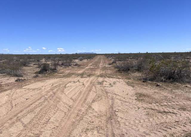 Property at 19130 S Lone Ranger Rd, Yucca, AZ 86438