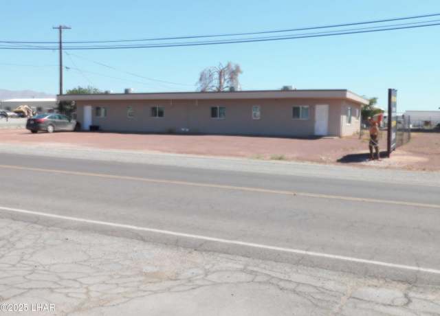Property at 66950 Avenue C, Salome, AZ 85348, 4 beds, 2 baths