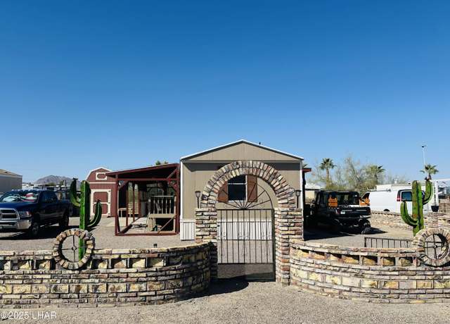 Property at 200 N Moon Mountain Ave #18 Ave, Quartzsite, AZ 85346, 3 beds, 2 baths