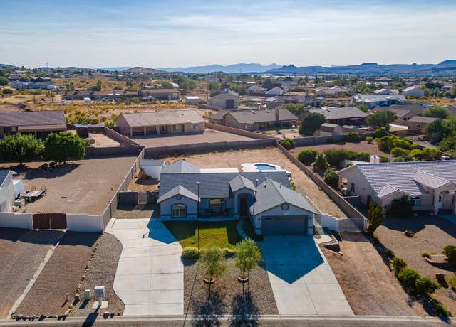 Property at 2387 Seminole Dr, Kingman, AZ 86401, 4 beds, 2 baths
