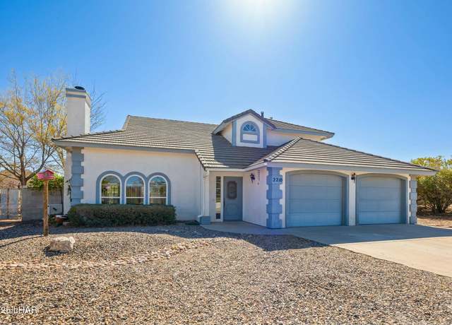Property at 2210 Seneca St, Kingman, AZ 86401, 3 beds, 2.5 baths