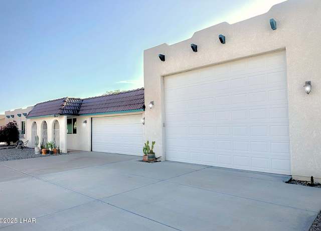 Property at 3399 Silver Saddle Dr, Lake Havasu City, AZ 86406, 3 beds, 2 baths