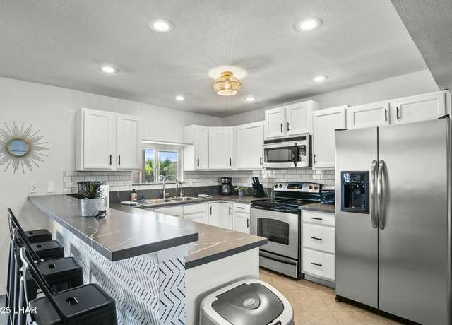 Property at 830 Chalon Dr, Lake Havasu City, AZ 86403, 3 beds, 2 baths