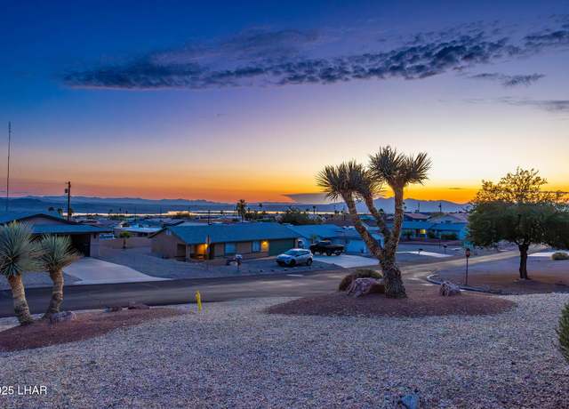 Property at 1600 Mohican Dr, Lake Havasu City, AZ 86406, 3 beds, 2 baths