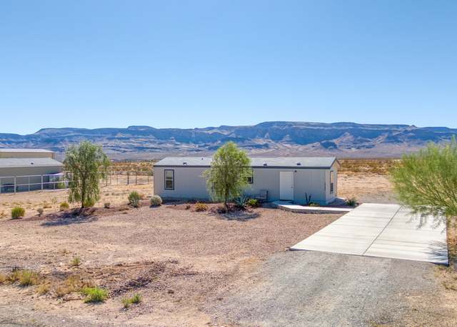 Property at 10747 S Paradise Trails Rd, Yucca, AZ 86438, 2 beds, 1 bath