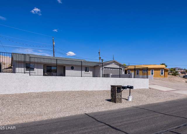 Property at 3631 Parkview Dr, Lake Havasu City, AZ 86406, 3 beds, 2 baths