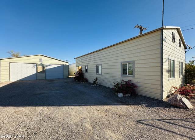 Property at 180 Sunrise St, Quartzsite, AZ 85346, 1 bed, 1.5 baths