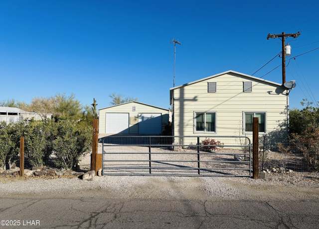 Property at 180 Sunrise St, Quartzsite, AZ 85346, 1 bed, 1.5 baths