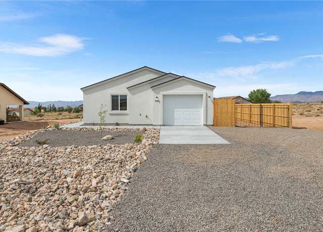 Property at 7521 E Sugarloaf St, Kingman, AZ 86401, 2 beds, 2 baths