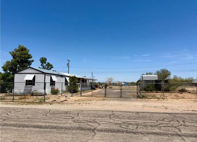 Property at 3589 E Robin Ln, Kingman, AZ 86409, 3 beds, 2 baths
