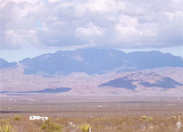 Property at 3821 S Muscovite Rd, Golden Valley, AZ 86413