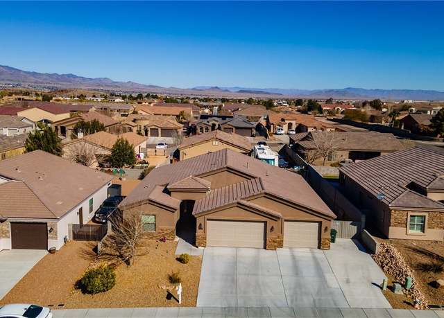 Property at 3361 Laramie Ave, Kingman, AZ 86401, 4 beds, 2 baths