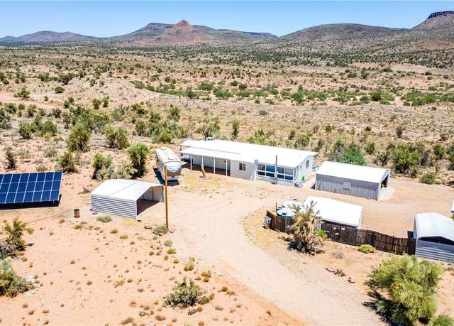 Property at 1250 N Summerson Rd, Kingman, AZ 86401, 2 beds, 2.5 baths