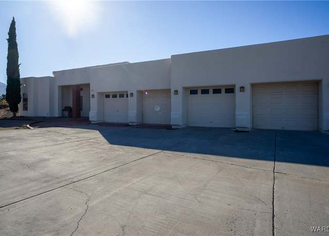 Property at 3490 E Lawman Dr, Kingman, AZ 86401, 4 beds, 3 baths