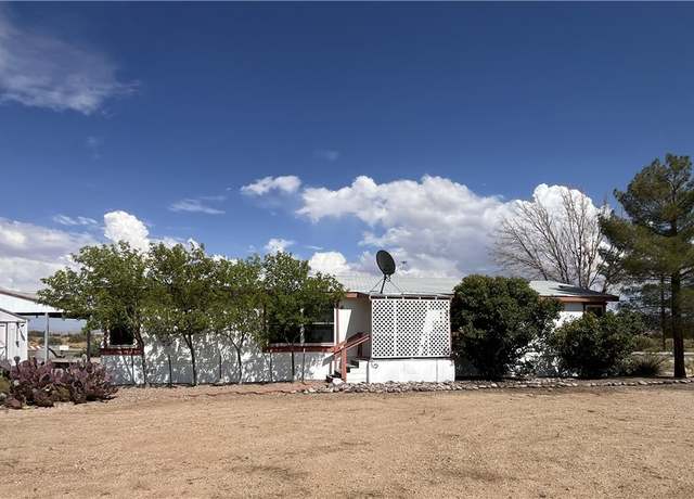 Property at 1296 E Birch Dr, Kingman, AZ 86409, 3 beds, 2 baths