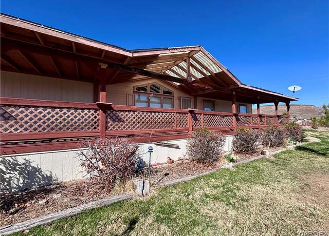 Property at 200 Sunrise Ave, Kingman, AZ 86409, 3 beds, 2 baths
