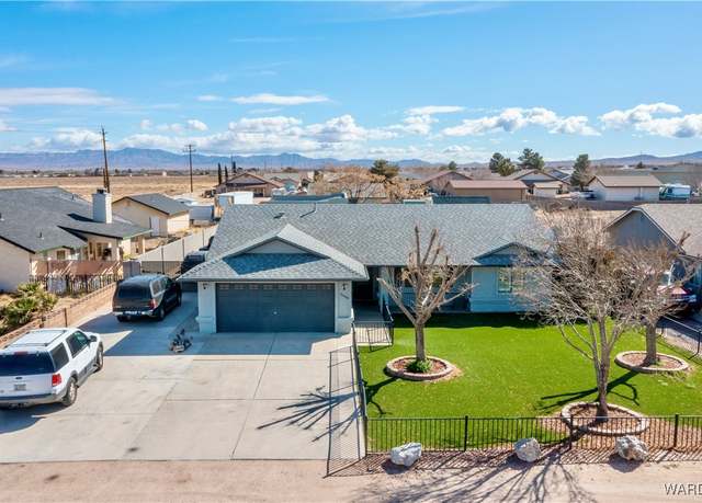 Property at 3980 N Prescott St, Kingman, AZ 86409, 3 beds, 2 baths