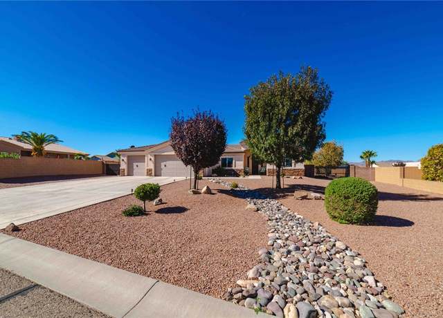Property at 2921 Rawhide Dr, Kingman, AZ 86401, 3 beds, 2 baths