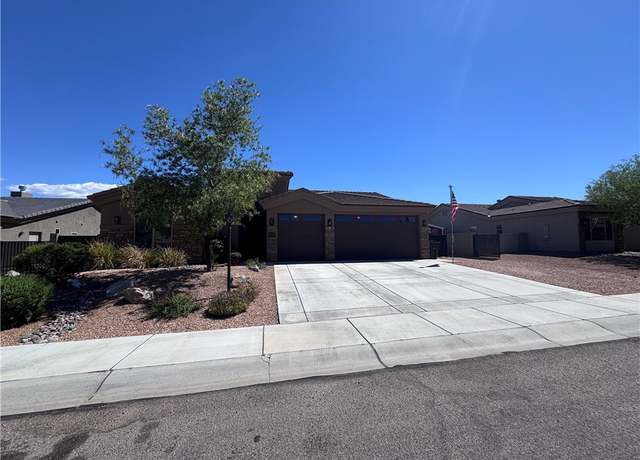 Property at 2002 Rex Allen Dr, Kingman, AZ 86409, 3 beds, 2 baths