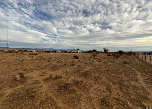 Property at 961 S Lochiel Rd, Golden Valley, AZ 86413
