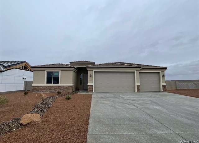 Property at 4207 Clay Springs Ave, Kingman, AZ 86401, 4 beds, 2 baths