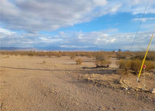 Property at 1194 S Cowlic Rd, Golden Valley, AZ 86413