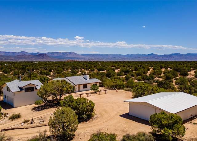 Property at 10120 E Windup Trl, Kingman, AZ 86401, 3 beds, 2 baths