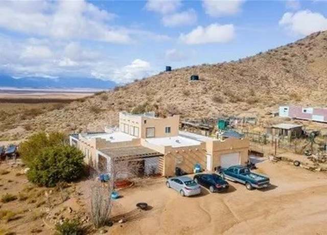 Property at 8177 E Pauline Dr, Kingman, AZ 86401, 4 beds, 4.5 baths