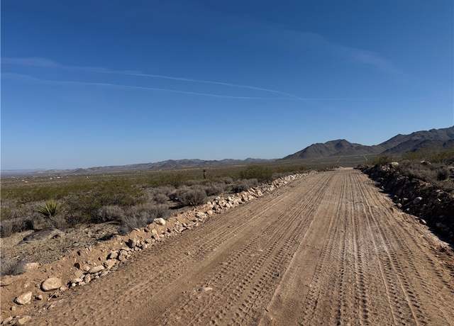 Property at 20 Magnolia Dr, Dolan Springs, AZ 86441