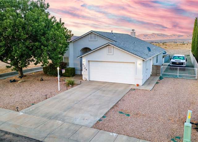 Property at 5124 College Trails Dr, Kingman, AZ 86409, 3 beds, 2 baths