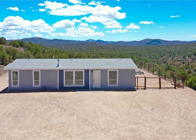 Property at 18205 E Globe Willow Dr, Kingman, AZ 86401, 3 beds, 2 baths