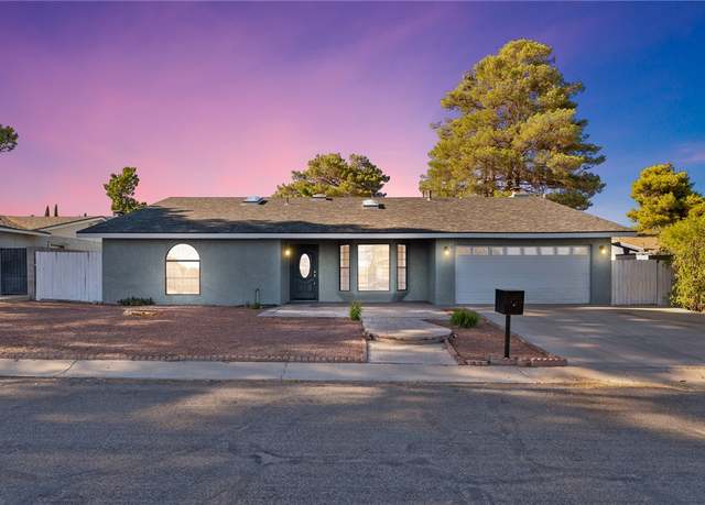 Property at 985 Crestwood Dr, Kingman, AZ 86409, 3 beds, 2.5 baths