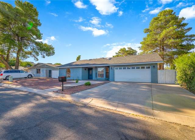 Property at 985 Crestwood Dr, Kingman, AZ 86409, 3 beds, 2.5 baths