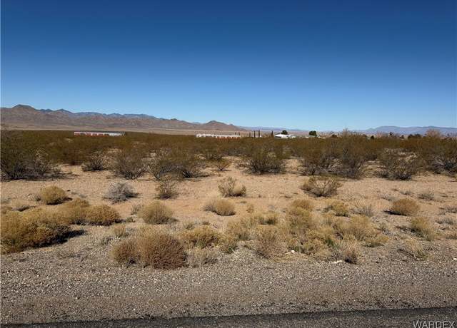 Property at 8811 N Ironwood Dr, Kingman, AZ 86401