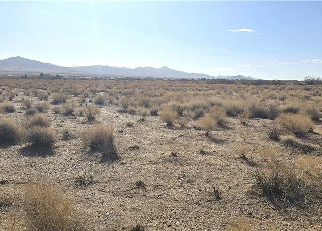 Property at 7944 E Sugarloaf St, Kingman, AZ 86401