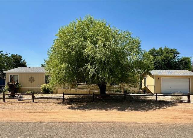 Property at 2860 E Packard Ave, Kingman, AZ 86409, 3 beds, 2 baths