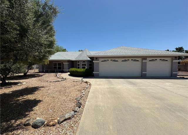 Property at 3952 Pueblo Ln, Kingman, AZ 86401, 3 beds, 3 baths