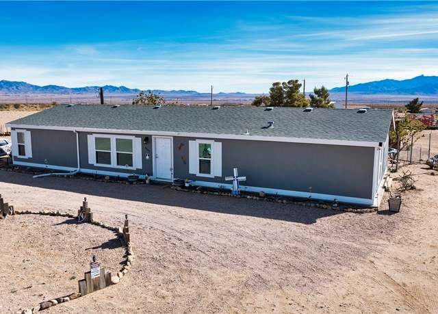 Property at 6404 N Illinois Dr, Kingman, AZ 86409, 3 beds, 2 baths