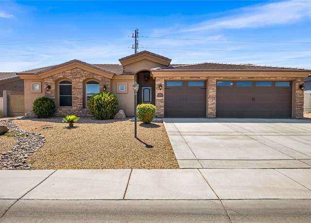 Property at 1968 John Wayne Dr, Kingman, AZ 86409, 3 beds, 2 baths