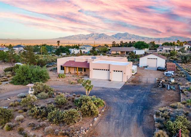 Property at 2206 E Buckhorn Bnd, Kingman, AZ 86409, 3 beds, 2 baths