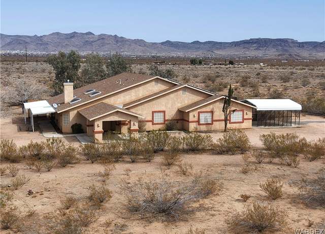 Property at 5673 W Diabase Dr, Golden Valley, AZ 86413, 3 beds, 2.5 baths