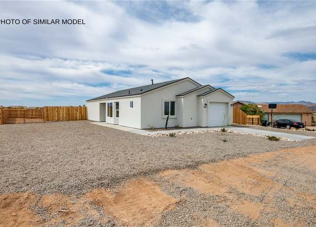 Property at 7567 E Cayuse Ct, Kingman, AZ 86401, 2 beds, 2 baths