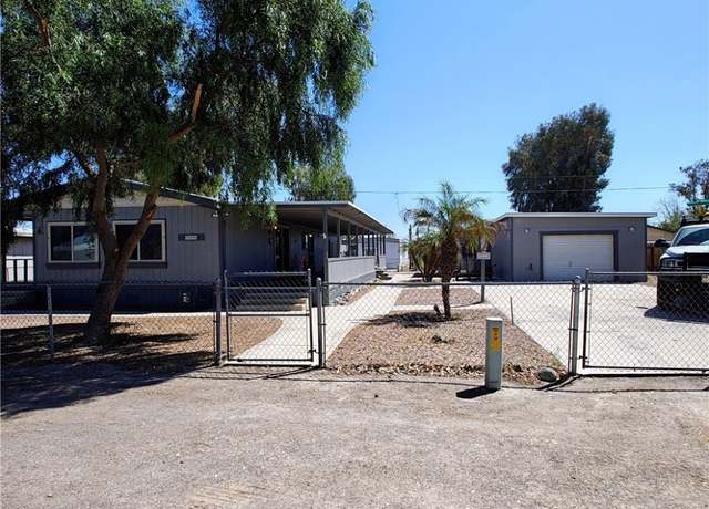 Property at 7896 S Oriole Dr, Mohave Valley, AZ 86440, 2 beds, 3 baths