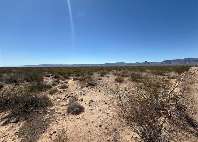 Property at 4834 W Sinola Dr, Golden Valley, AZ 86413
