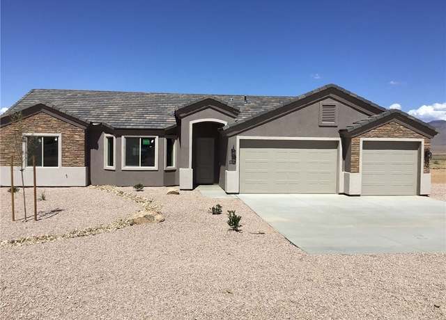 Property at 8895 E Arches Dr, Kingman, AZ 86401, 3 beds, 2 baths