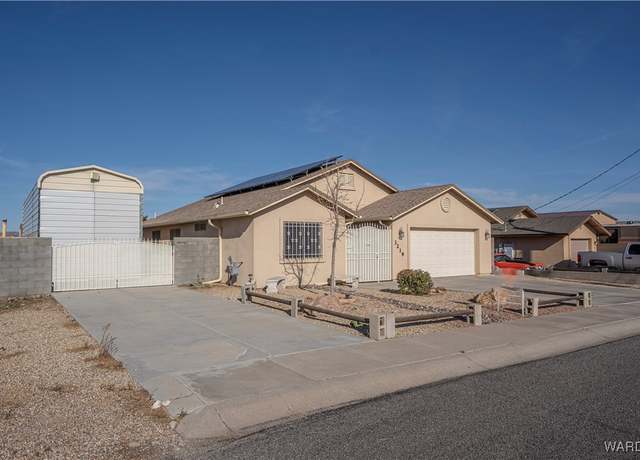 Property at 3219 N Clark St, Kingman, AZ 86401, 3 beds, 2 baths