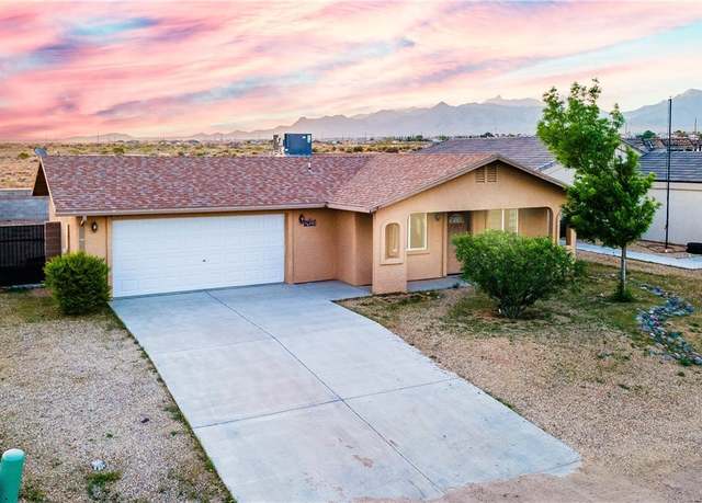 Property at 3144 N Prescott St, Kingman, AZ 86401, 3 beds, 2 baths