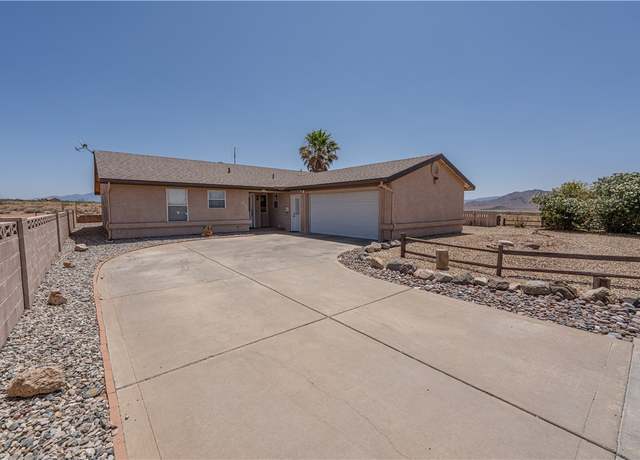 Property at 7820 E Devils Arch Dr, Kingman, AZ 86401, 2 beds, 2 baths